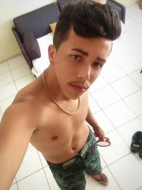 Alex Oliveira 8