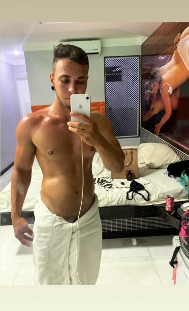 Arthur Andrade 2