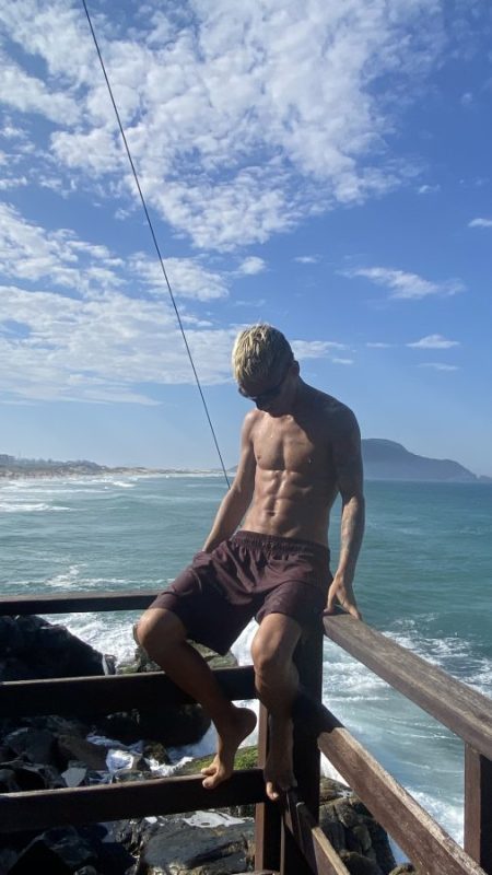 Ricky surfista 3