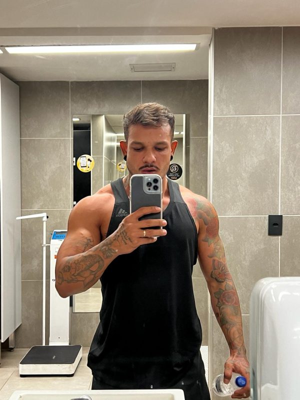 Léo Costa 42