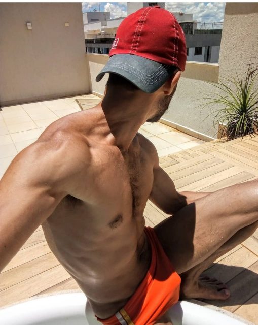 Arthur Moraes 19
