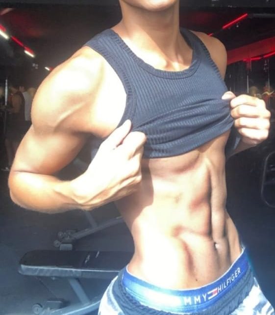 Rariel Massagista 18