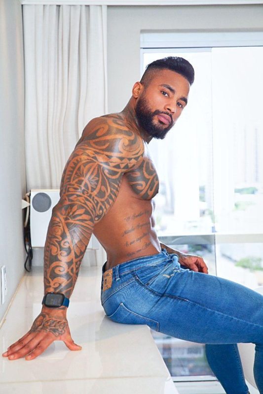 Allan Black 16