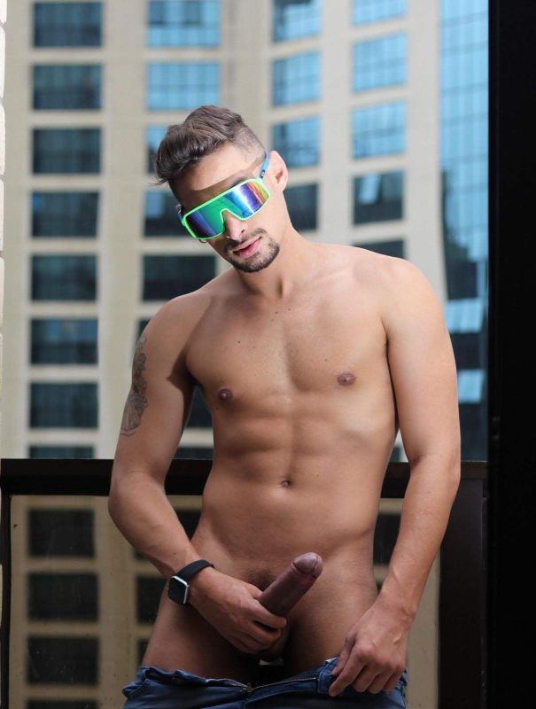 Arthur Leal 3