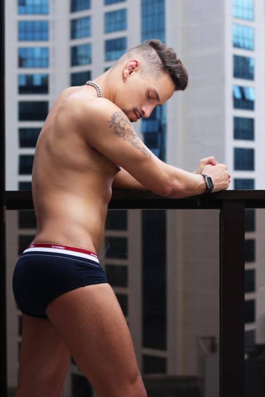 Arthur Leal 13