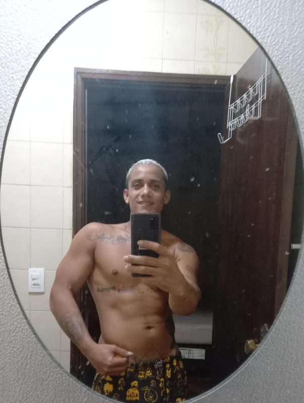 Maycon Três Pernas 52