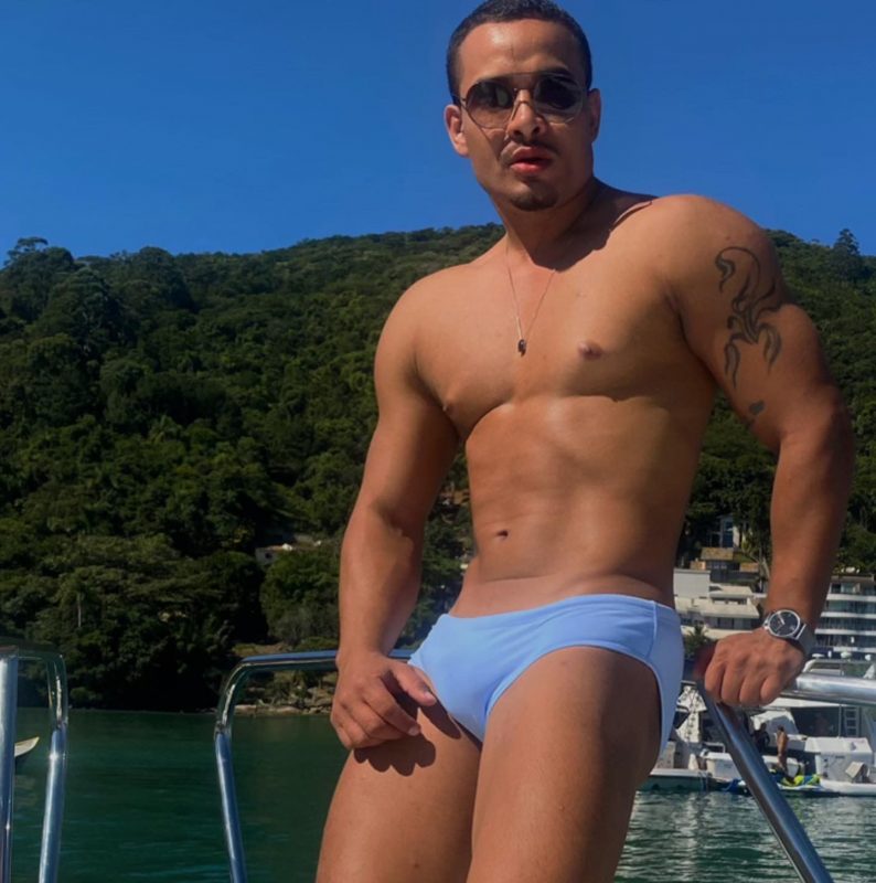 Alex Ruam 8