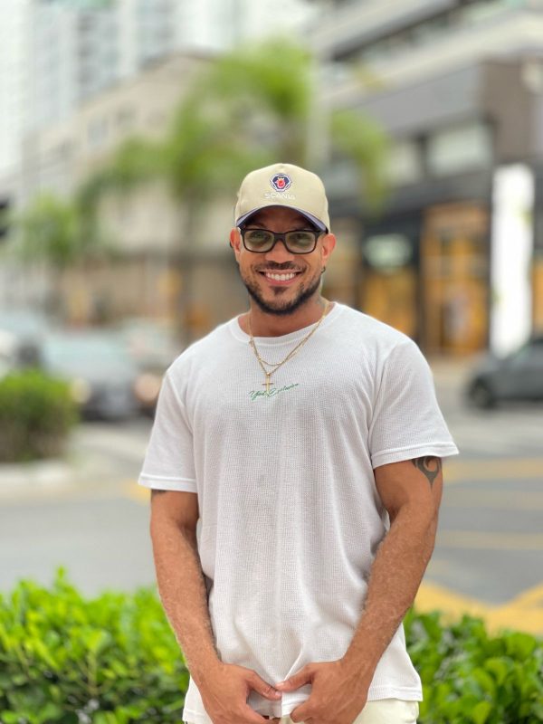 Carlos Riveros 8