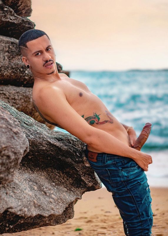 Michael Lourenço 25