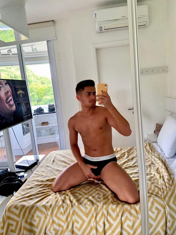 Adrian Santos 27