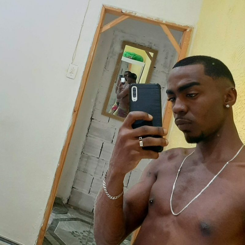 Michael Oliveira 4