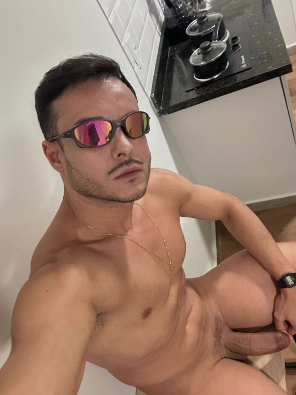 Caio Bhaskar 23