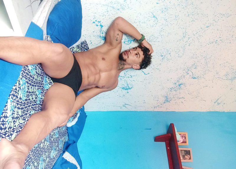 Felipe Castro 25