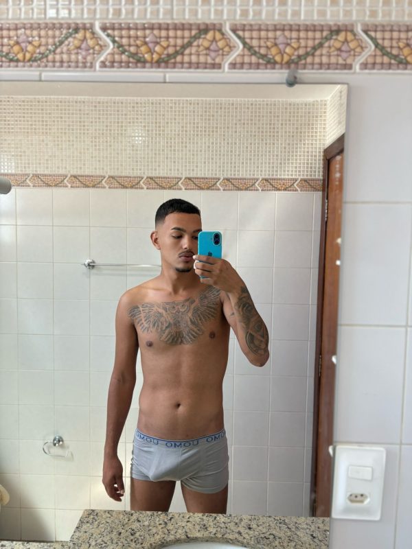 Yuri Castro 5