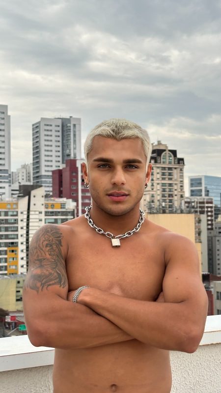 Daniel Felipe 16