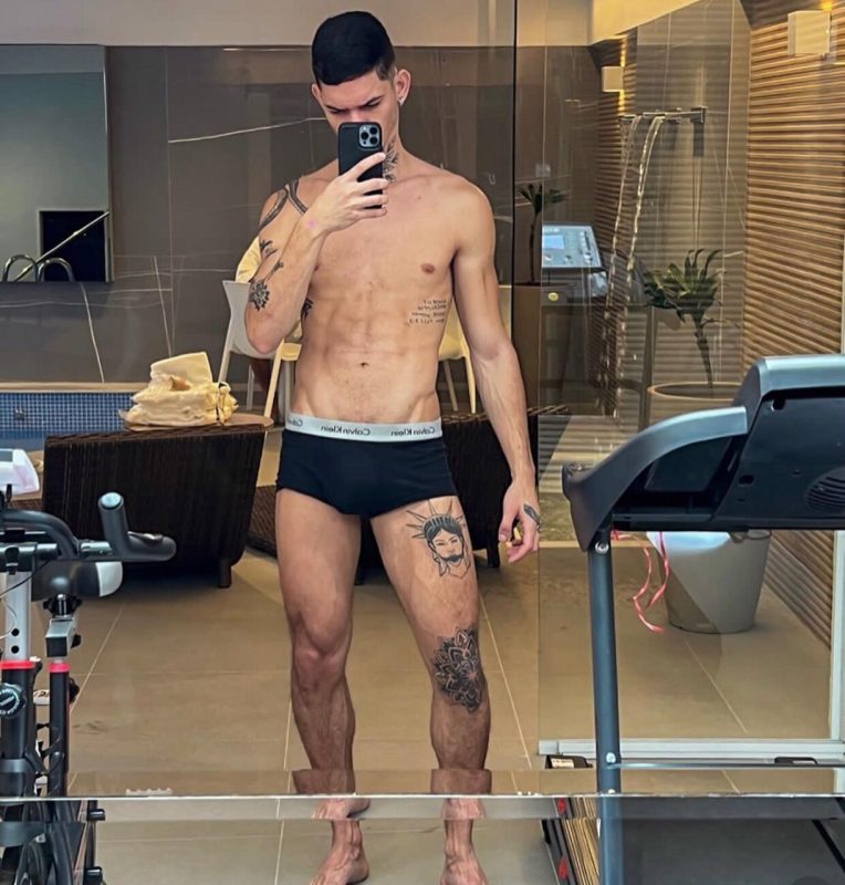 Adrian Magalhães 4