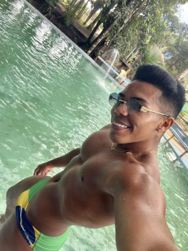 Pietro Castro 27