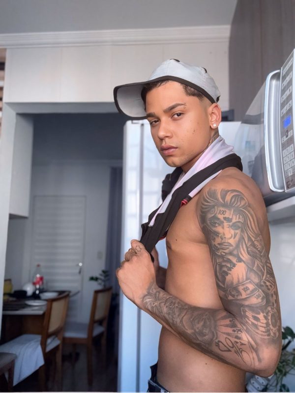 Alex Dotado 29