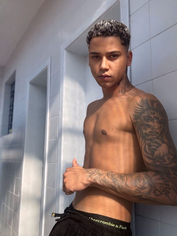 Alex Dotado 34