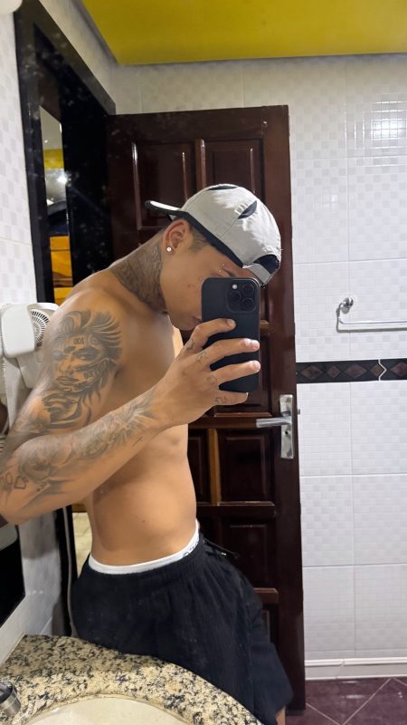 Alex Dotado 32