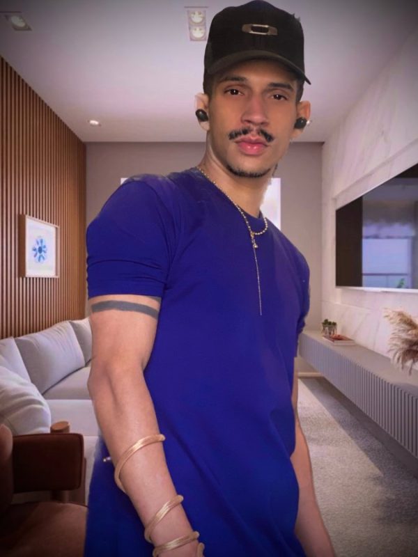 Rafael Karvassi 28