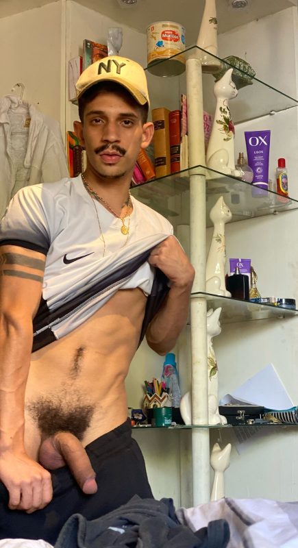 Rafael Karvassi 27