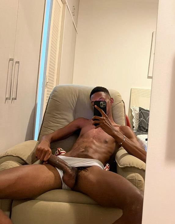 Junior Almeida 24