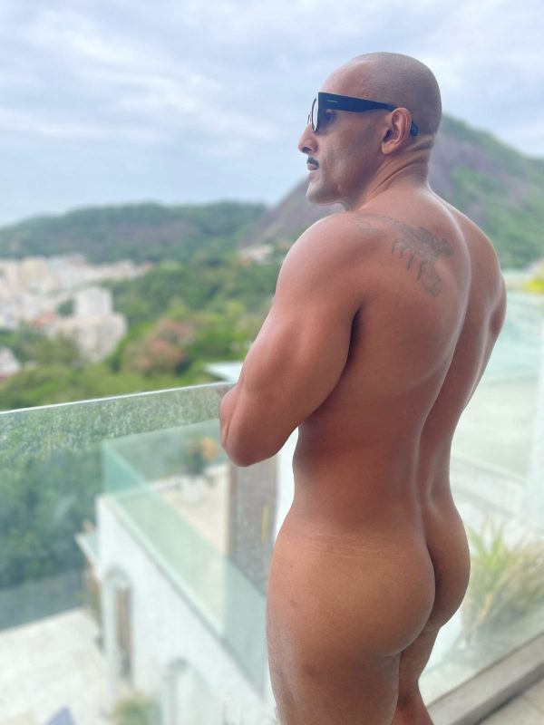 Carlos Moreno 13