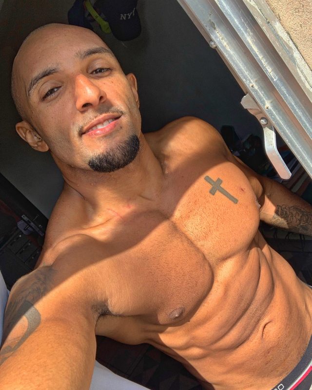 Carlos Moreno 9