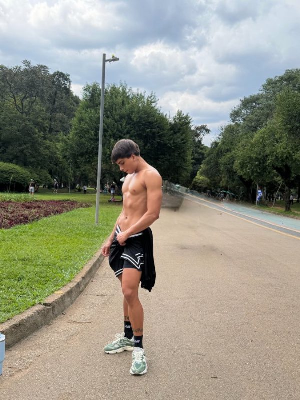 Ariel Rezende 24