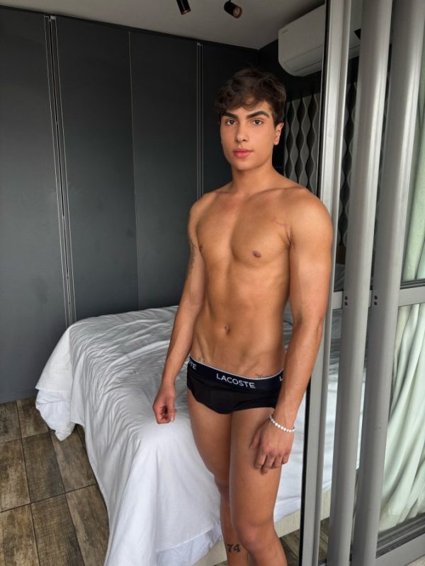 Ariel Rezende 44