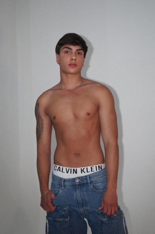 Ariel Rezende 56