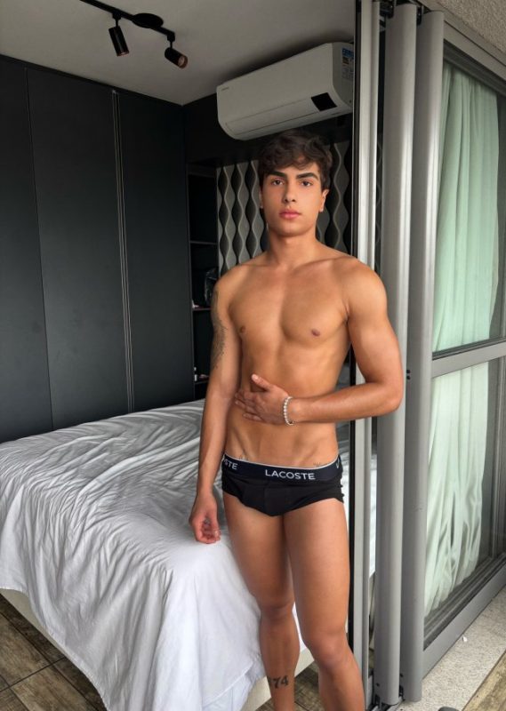 Ariel Rezende 38