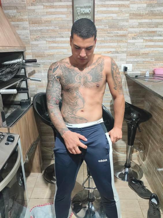 Leeo Novin Tatuado 13