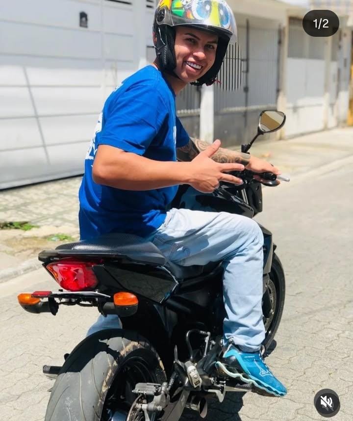John Oliveira 16