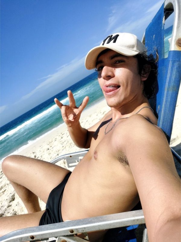 Felipe Oliveira 44
