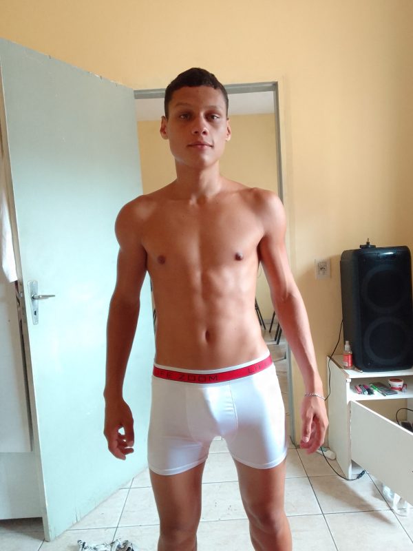Adrian Carioca 24