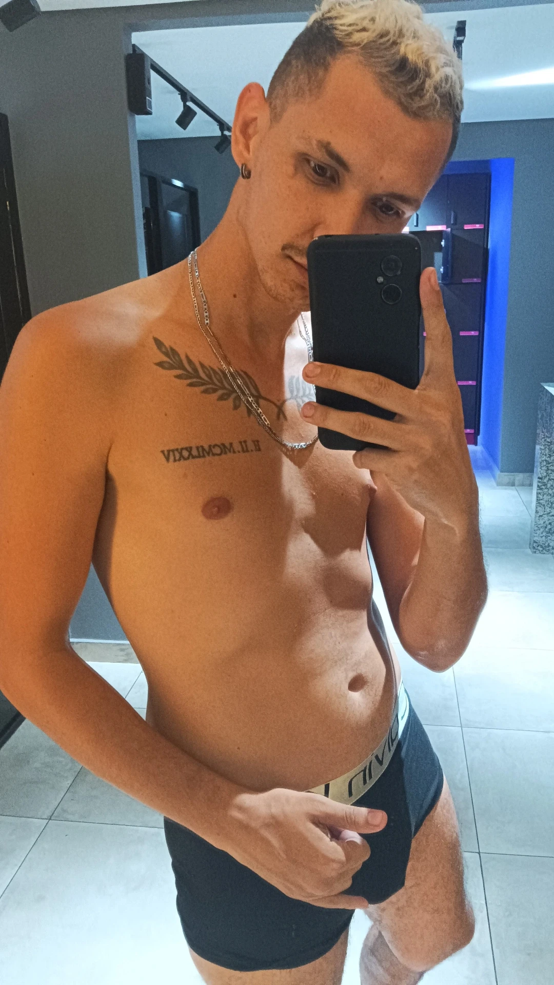 Mike Ativo 7