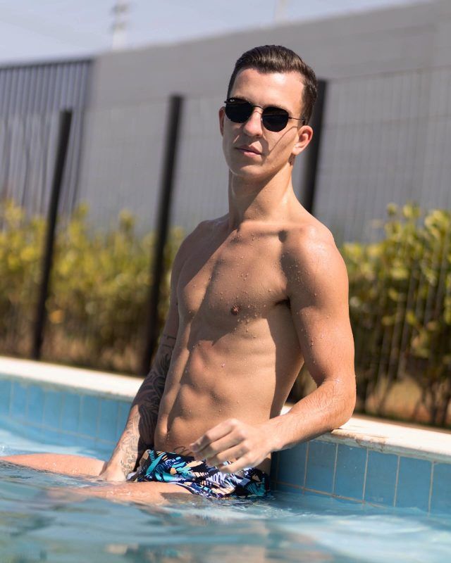 Hugo Oliiver 27
