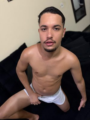 John Avelar Massag 44