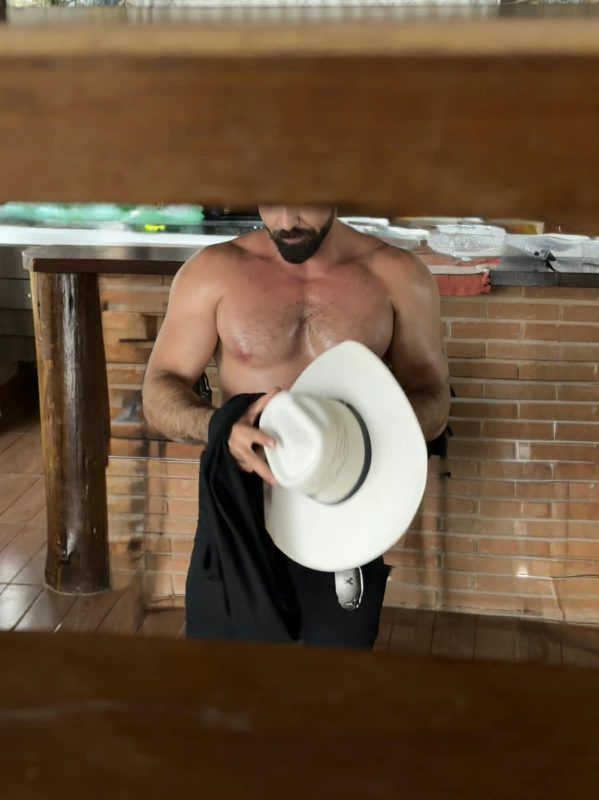 Roger Cowboy 11