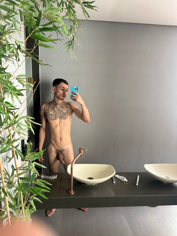 Enzo Pereira 10