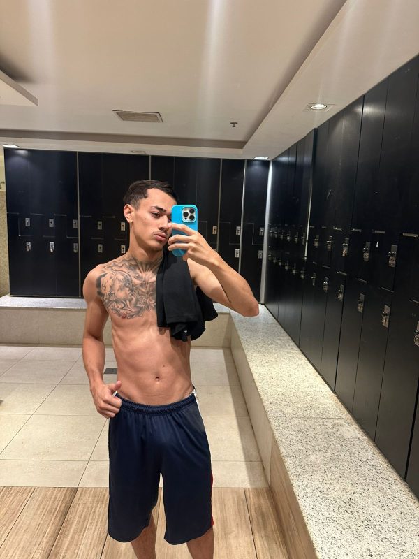 Enzo Pereira 27