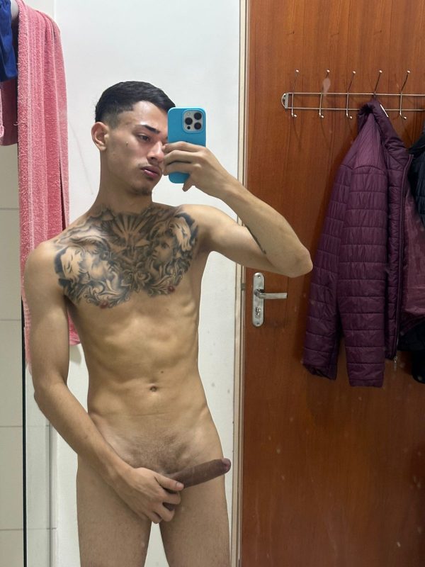 Enzo Pereira 26