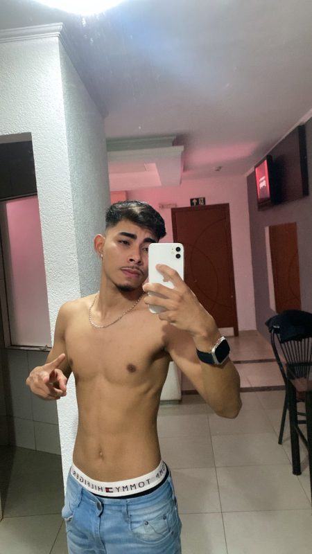 Gustavo Santoos 12