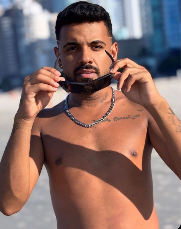 Douglas Teixera 12
