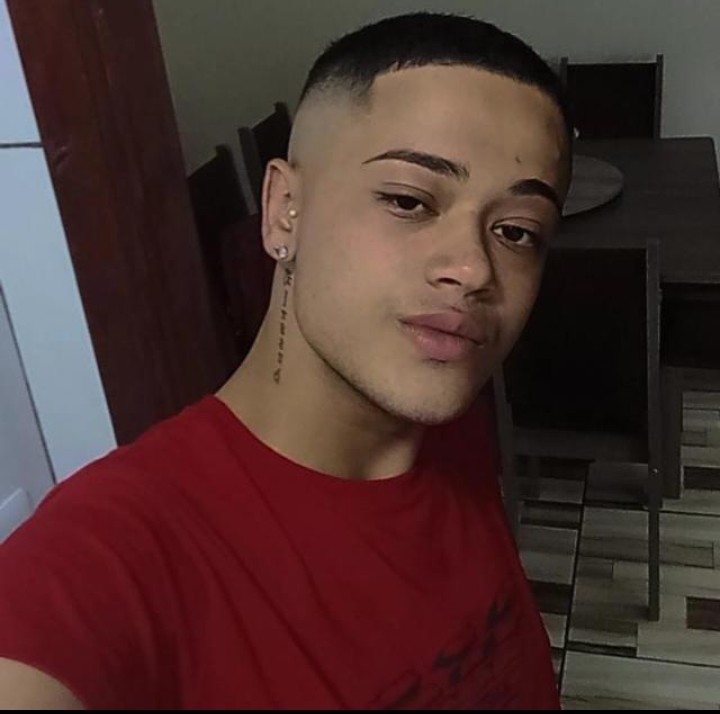 Alex Ferreira 2