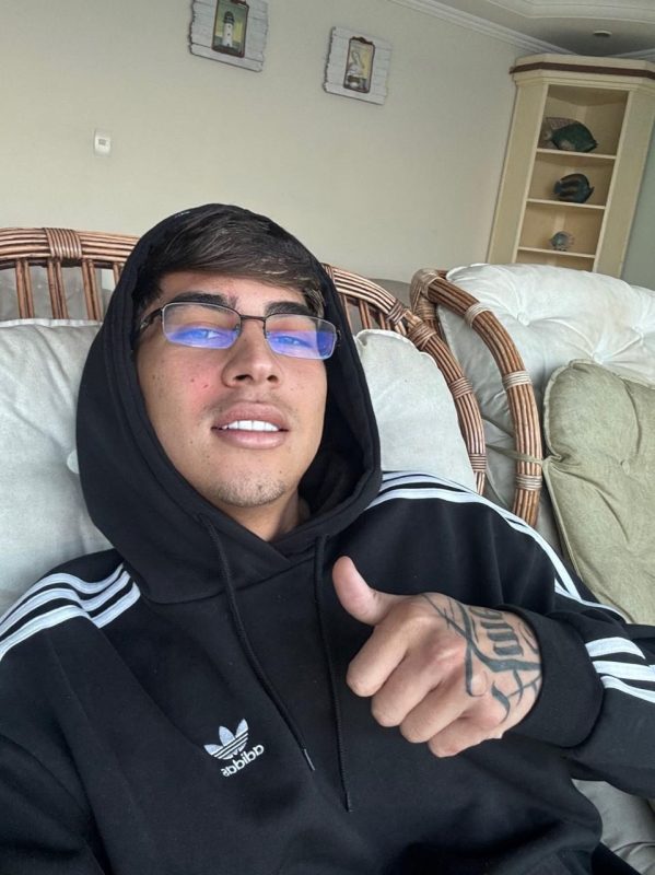 Adriano Luz 4
