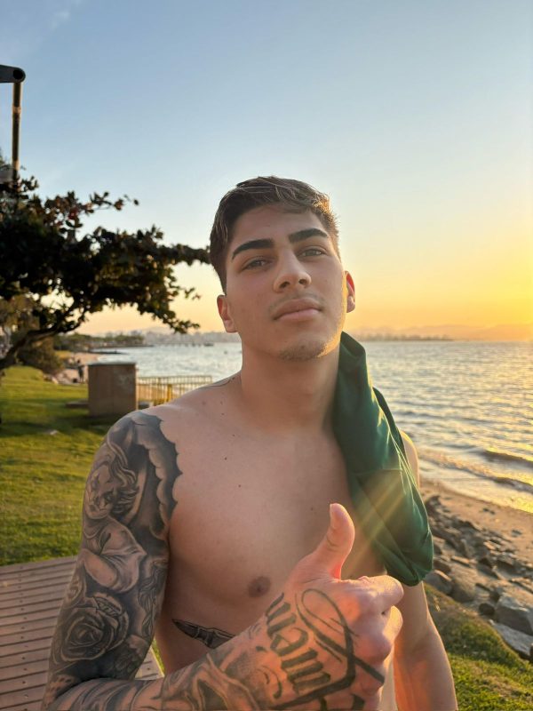 Adriano Luz 1