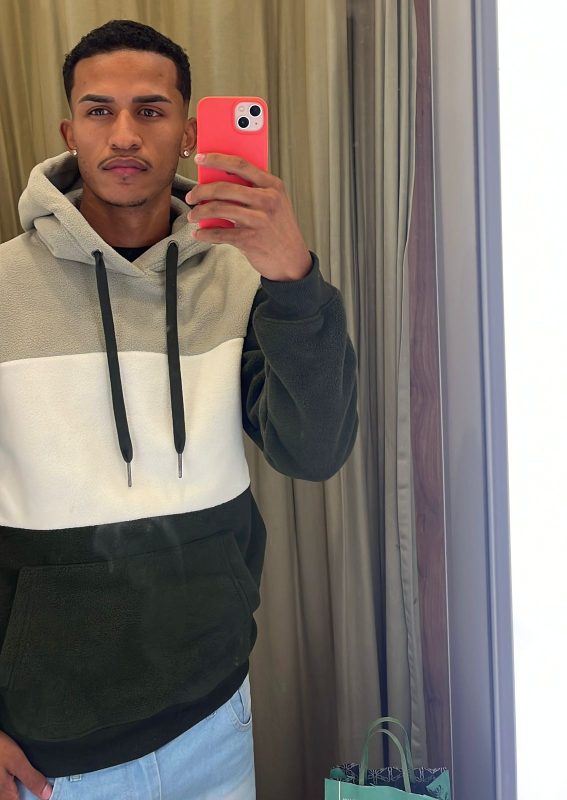 Pablo Mendes 13